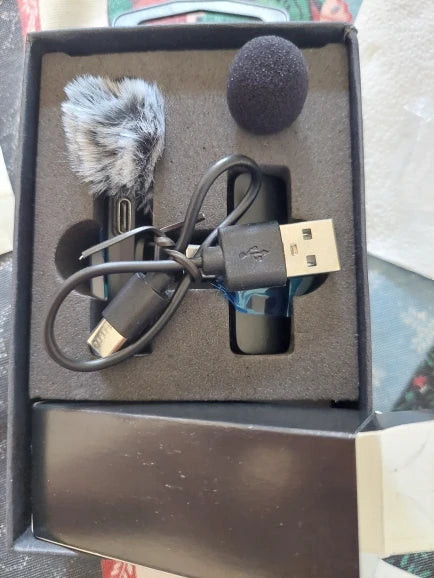 Professional 4 in 1 Wireless Lavalier Microphone